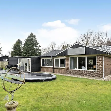 Awesome In With Kitchen Holiday home